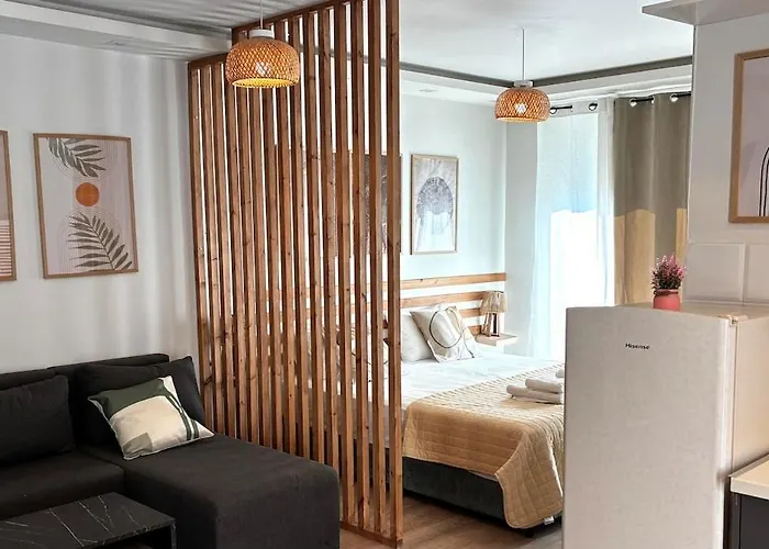 καλαίσθητο ηλιόλουστο * Chania (Crete)